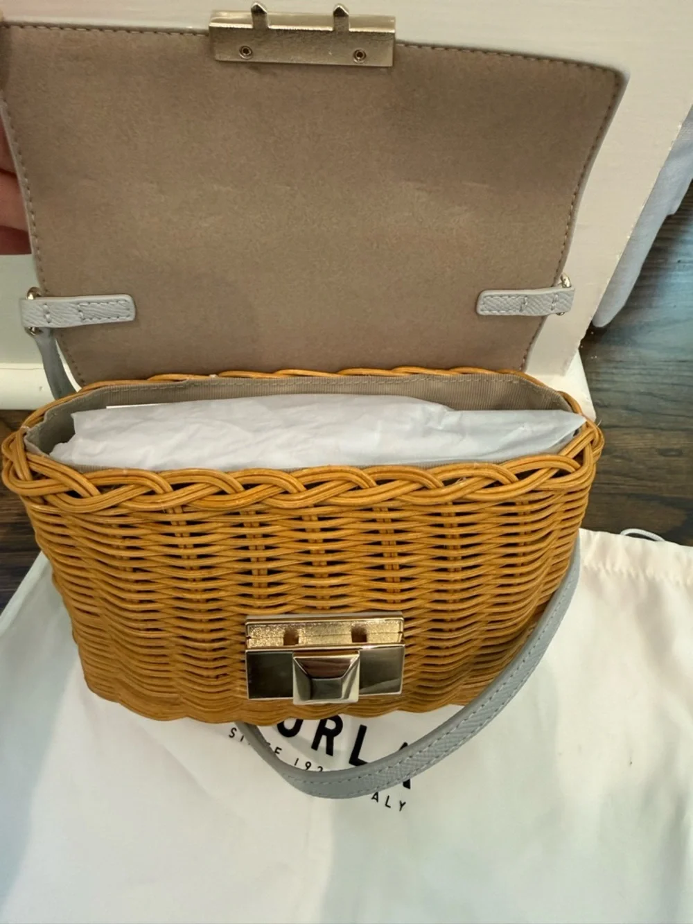 Furla Straw Woven Crossbody Bag NWT - spring purse - Picture 5 of 10